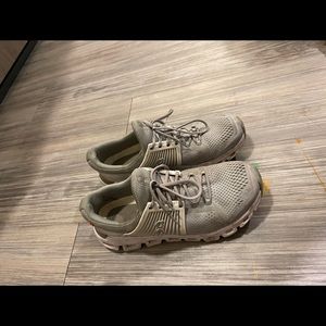 Gray / white on clouds sneakers